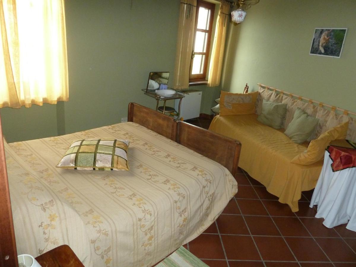 Agriturismo San Martino Castiglione Tinella Zimmer foto