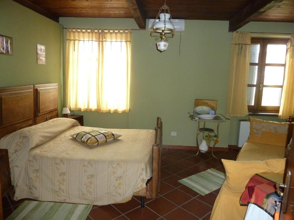 Agriturismo San Martino Castiglione Tinella Zimmer foto