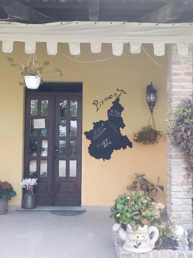 Agriturismo San Martino Castiglione Tinella Exterior foto