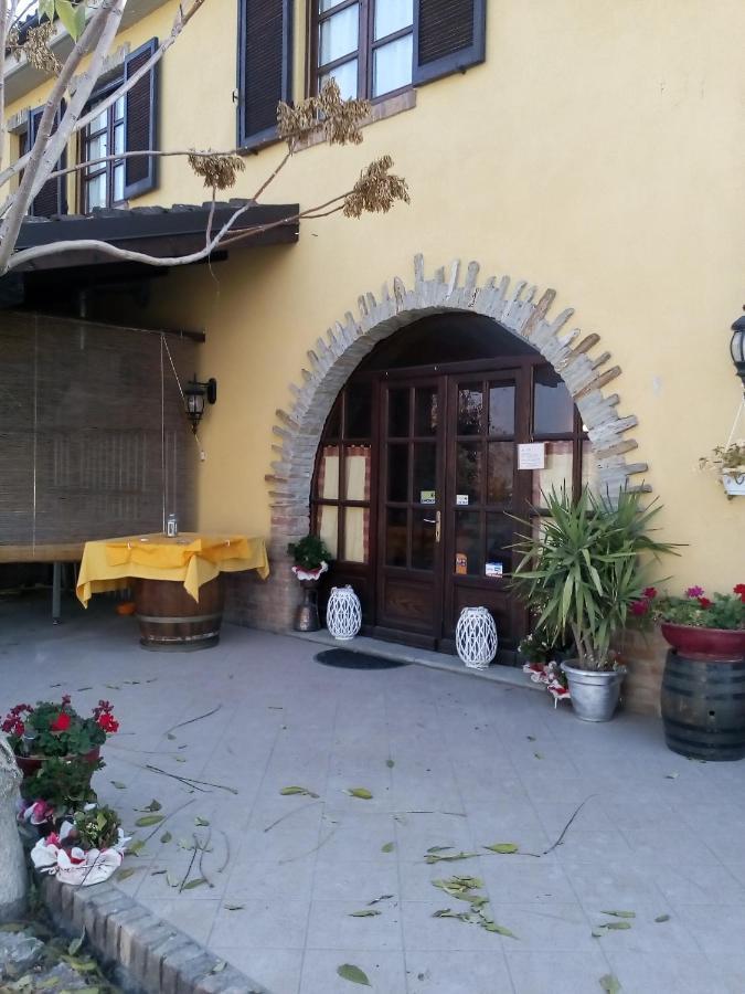 Agriturismo San Martino Castiglione Tinella Exterior foto